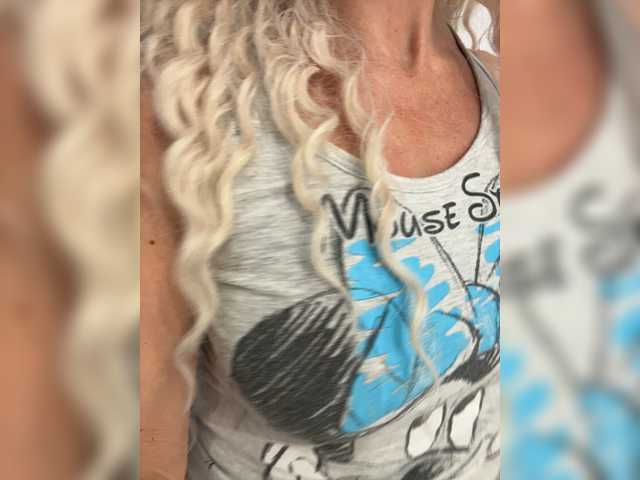 CarolinaHerrera live cam on BongaCams
