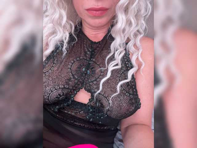 CarolinaHerrera live cam on BongaCams