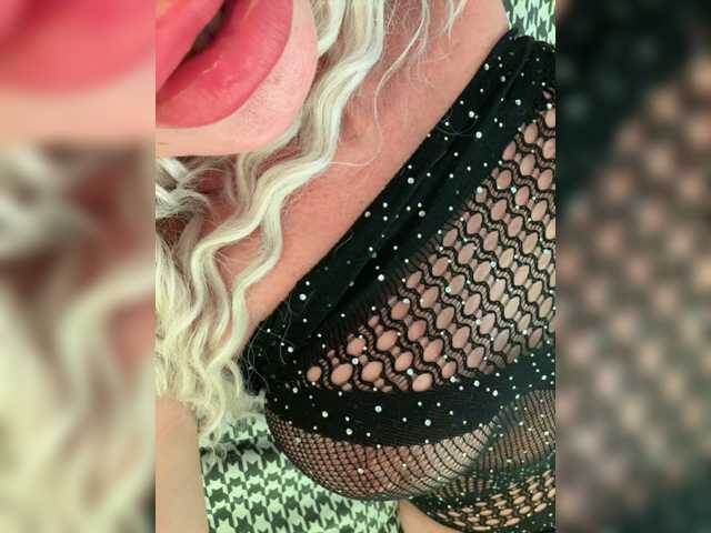 CarolinaHerrera live cam on BongaCams