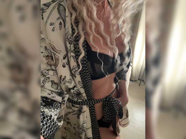 CarolinaHerrera live cam on BongaCams