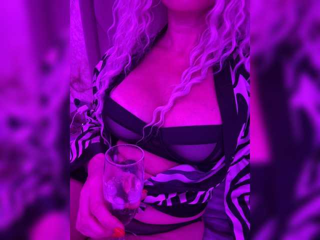 CarolinaHerrera live cam on BongaCams