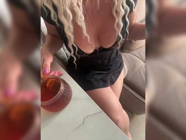 CarolinaHerrera live cam on BongaCams