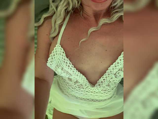 LinaHerrera live cam on BongaCams