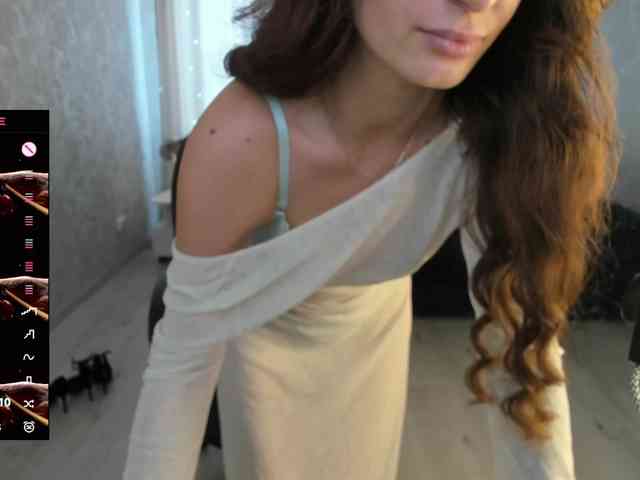 AdelinaGoddes webcam
