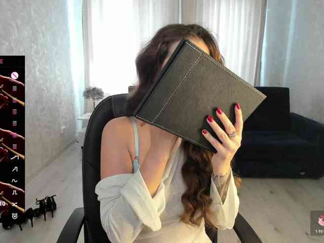 AdelinaGoddes webcam