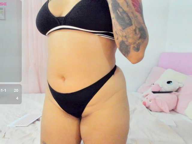 LucyMartelli live cam on BongaCams