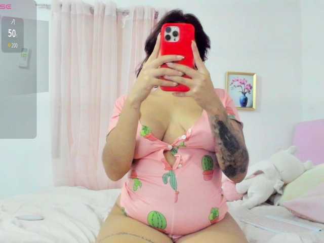 LucyMartelli live cam on BongaCams