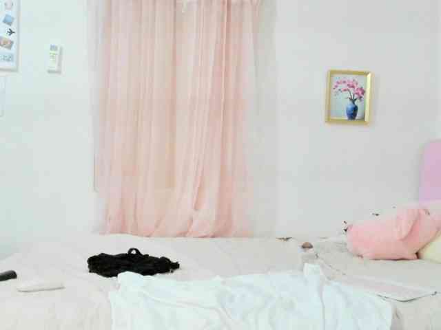 LucyMartelli webcam
