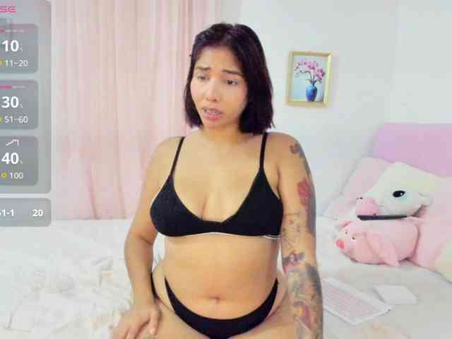 chat on live LucyMartelli