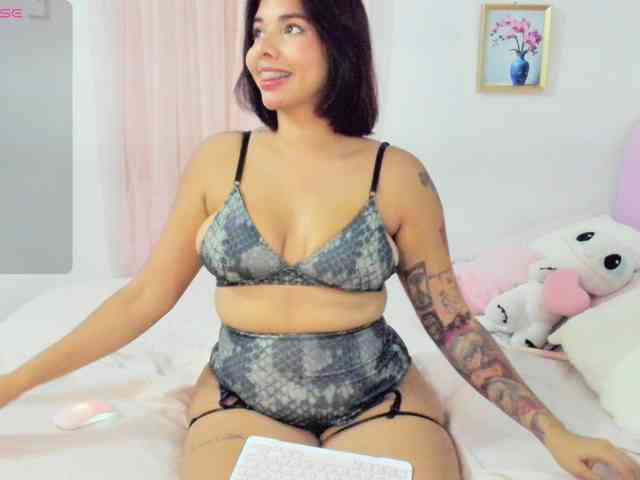 LucyMartelli webcam