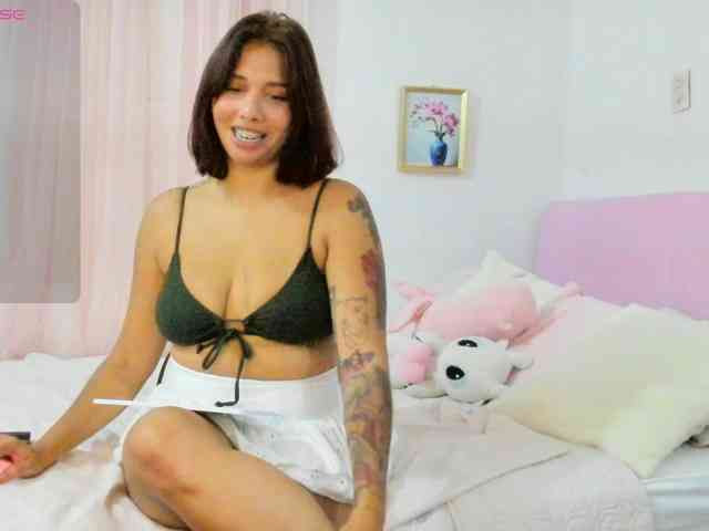 LucyMartelli webcam