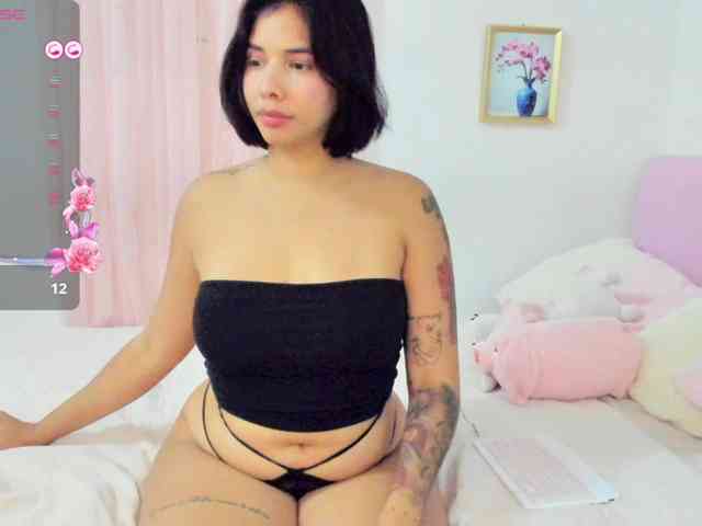 LucyMartelli webcam
