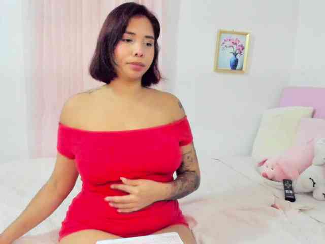 LucyMartelli webcam