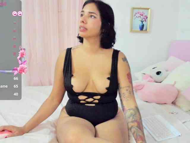 LucyMartelli webcam
