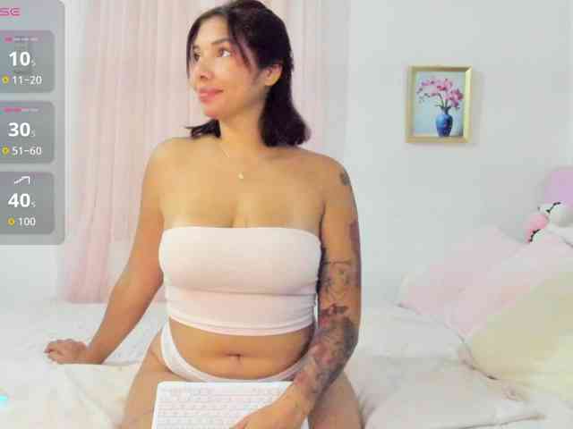 LucyMartelli webcam