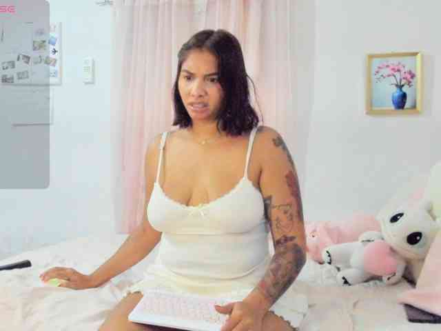 LucyMartelli webcam