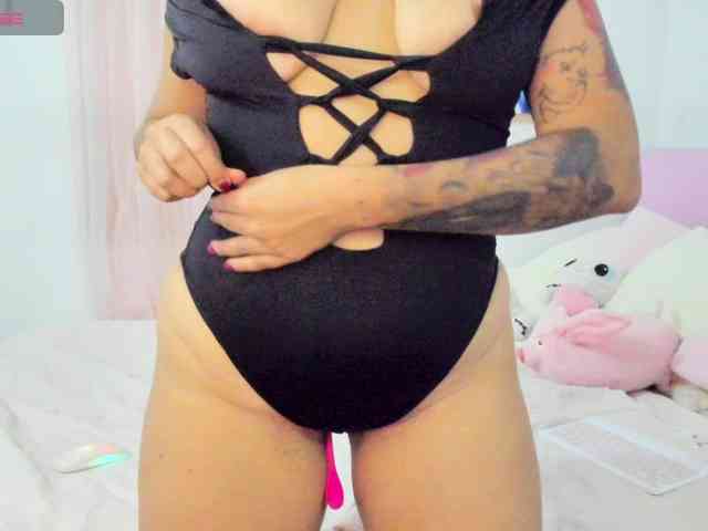 LucyMartelli webcam