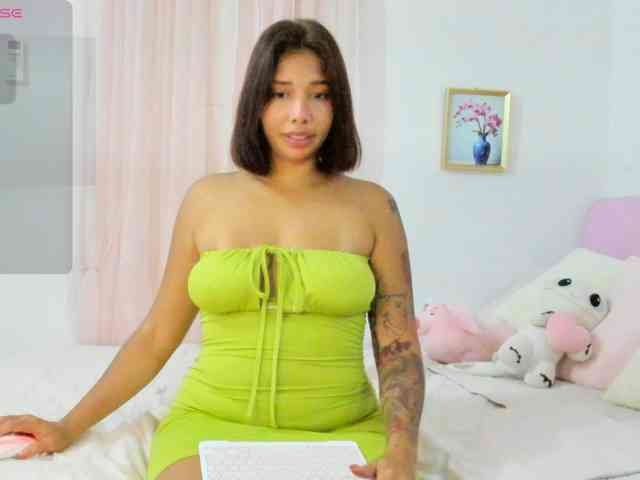 LucyMartelli - Girl 