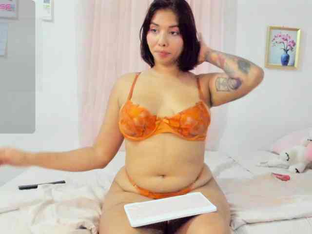 LucyMartelli webcam