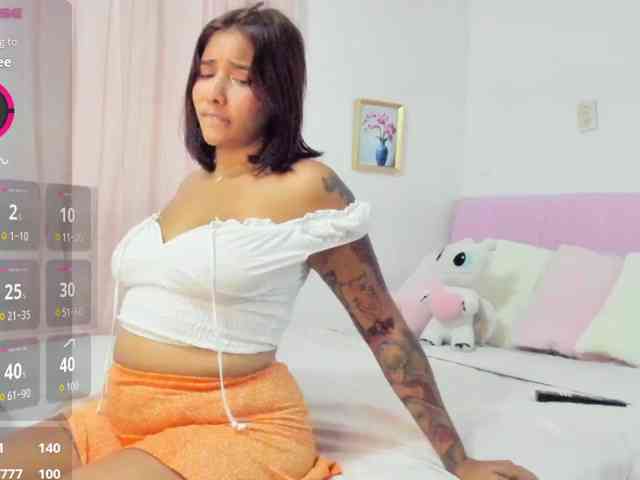 LucyMartelli webcam