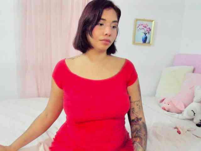 LucyMartelli webcam