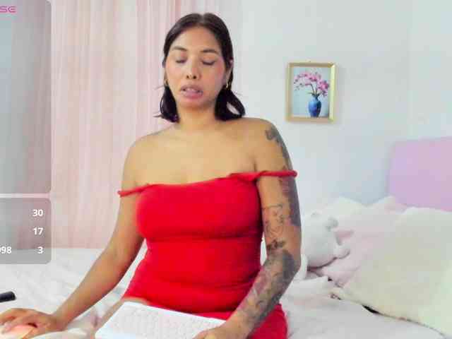 LucyMartelli webcam