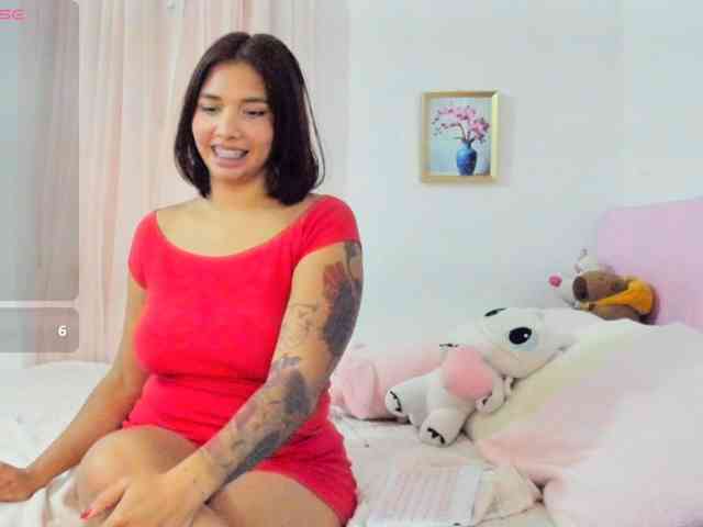 LucyMartelli webcam