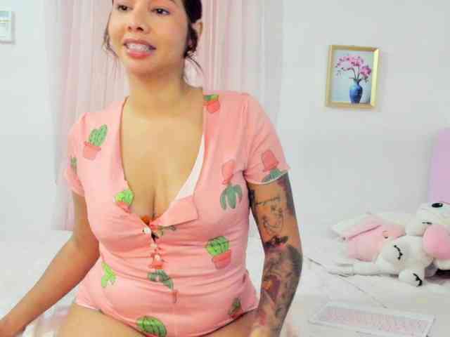 LucyMartelli webcam