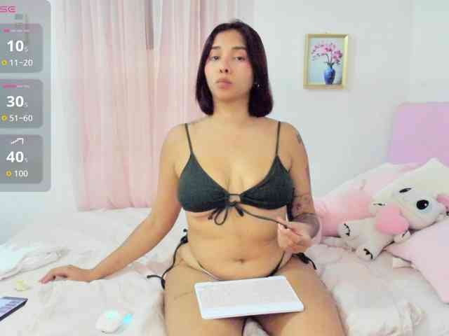 LucyMartelli webcam