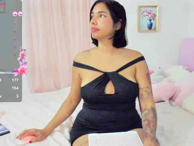LucyMartelli webcam