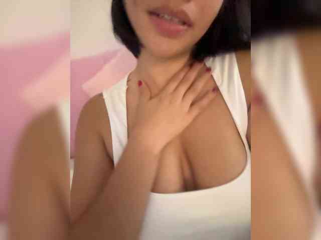 LucyMartelli webcam