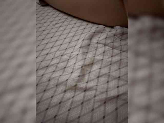 SweetBitch34 webcam