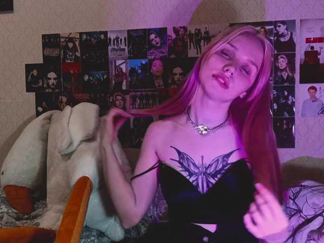 ThanhMetzel live cam on BongaCams