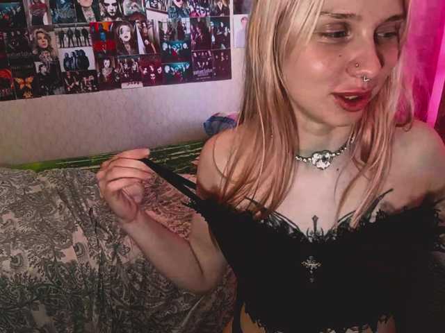 ThanhMetzel live cam on BongaCams