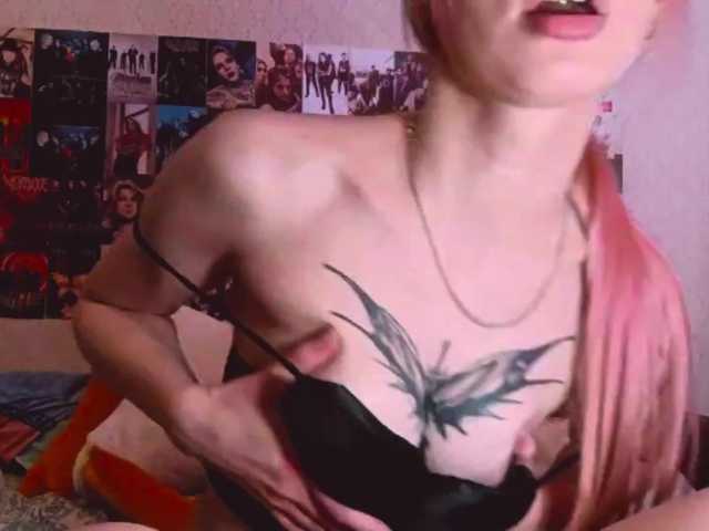 ThanhMetzel live cam on BongaCams