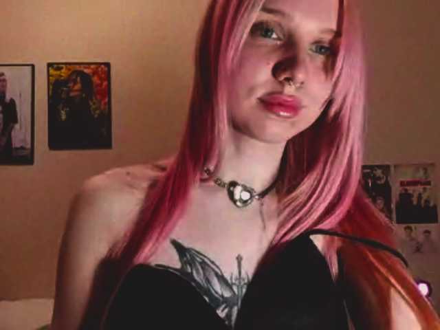ThanhMetzel live cam on BongaCams