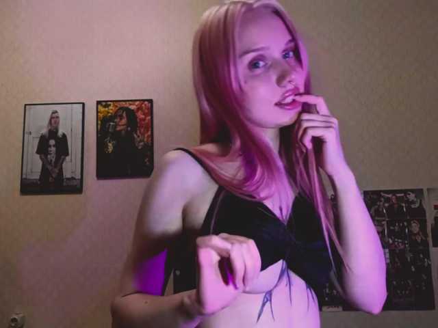 ThanhMetzel live cam on BongaCams