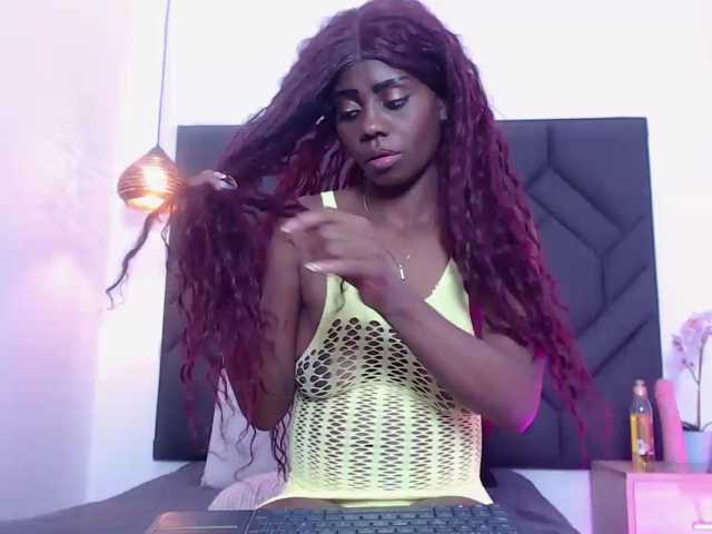 Mia-ferrarii, en vivo ahora en BongaCams