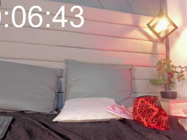 Mia-ferrarii live webcam show