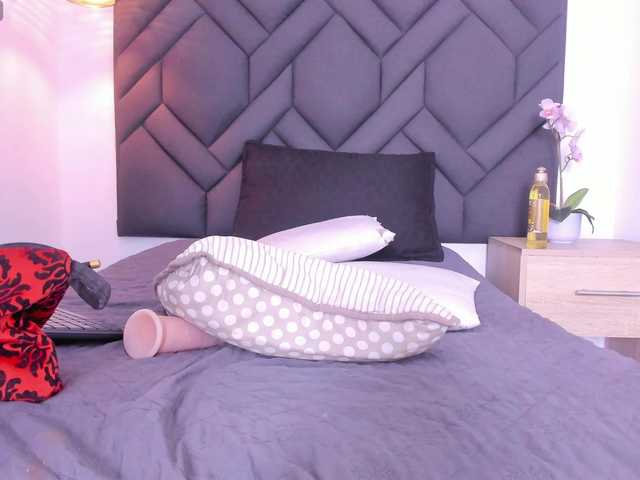Mia-ferrarii live cam on BongaCams