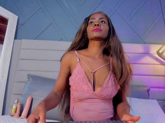 Mia-ferrarii live webcam show