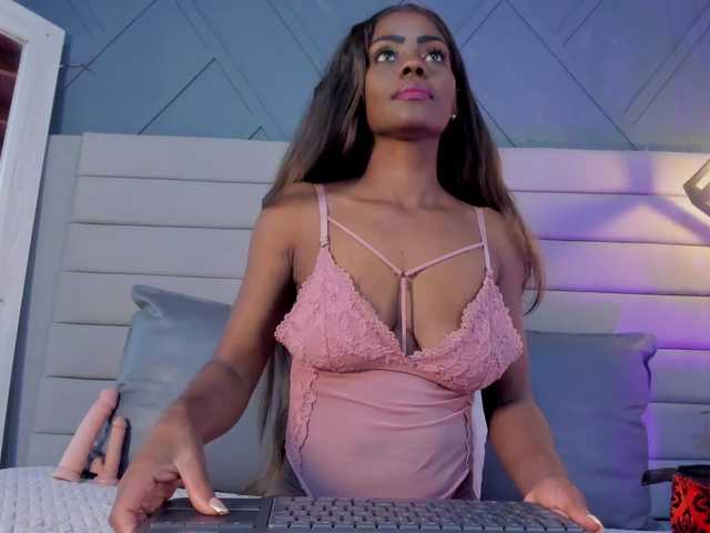Mia-ferrarii live cam