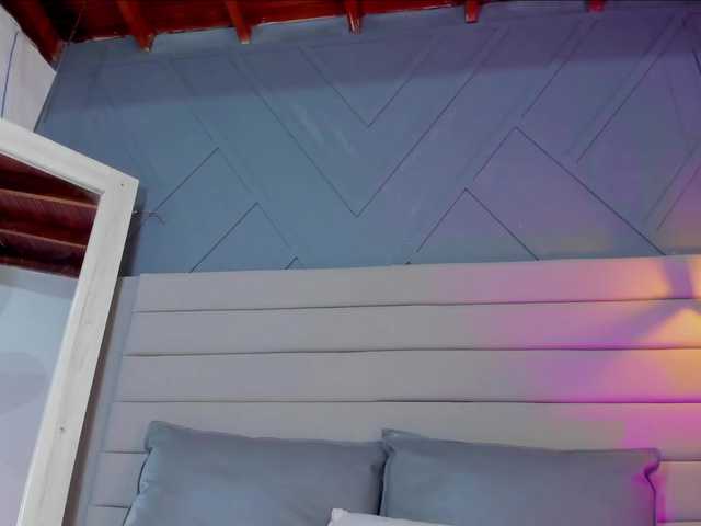 Mia-ferrarii live cam on UnifiedCams