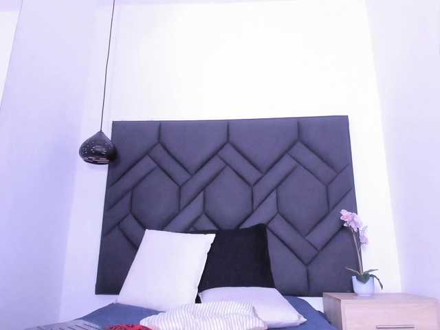 Mia-ferrarii live cam preview