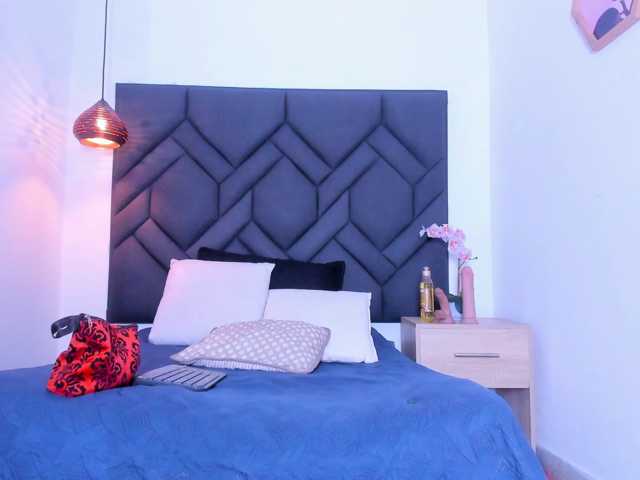 Mia-ferrarii live cam preview