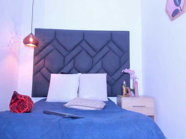 Mia-ferrarii live cam preview