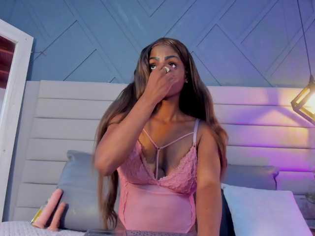 Mia-ferrarii live webcam show