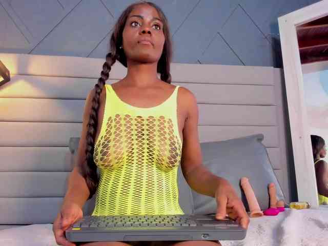 Mia-ferrarii webcam