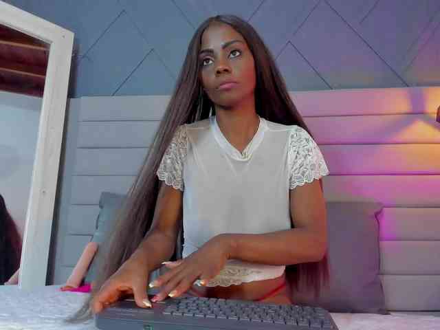 Mia-ferrarii webcam