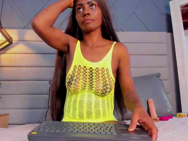 Mia-ferrarii webcam